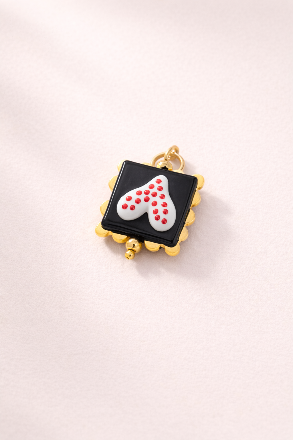 Heartbeat Noir Charm