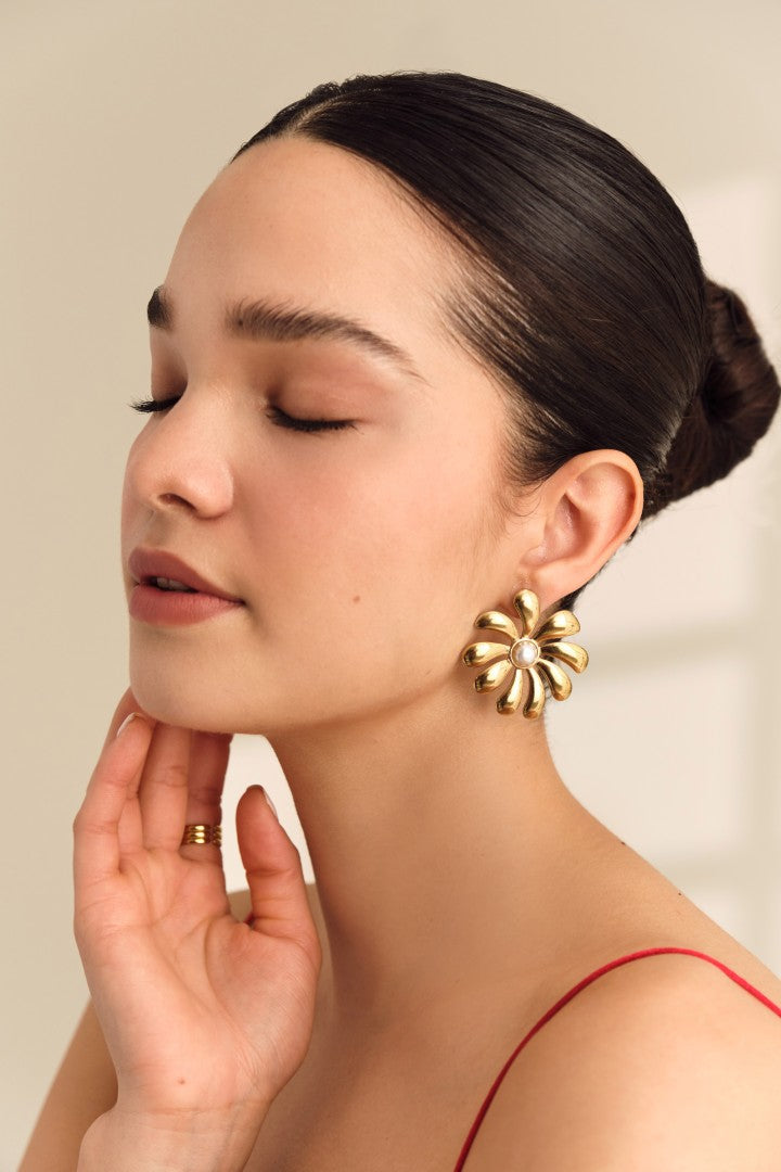 Dahlia Bloom Studs