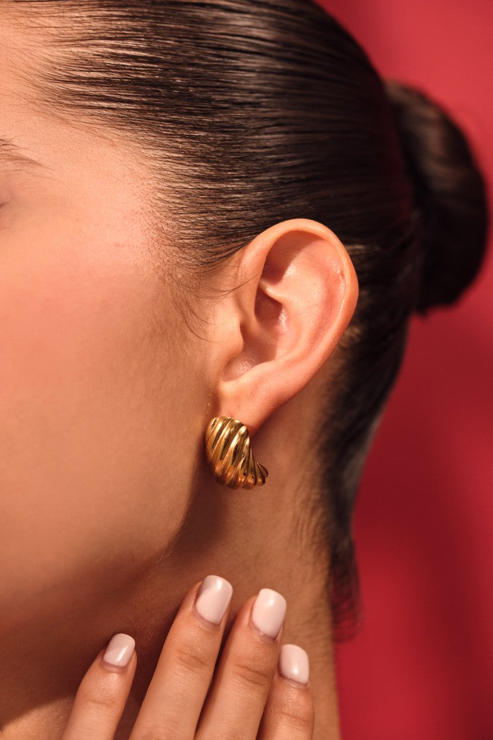 Lustre Spiral Studs